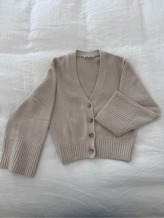 Reformation Sweaters - Reformation V-Neck Ribbed Button-Front Women's Cardigan - Beige XS